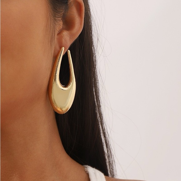 🆕 U large drop earrings - Picture 5 of 12